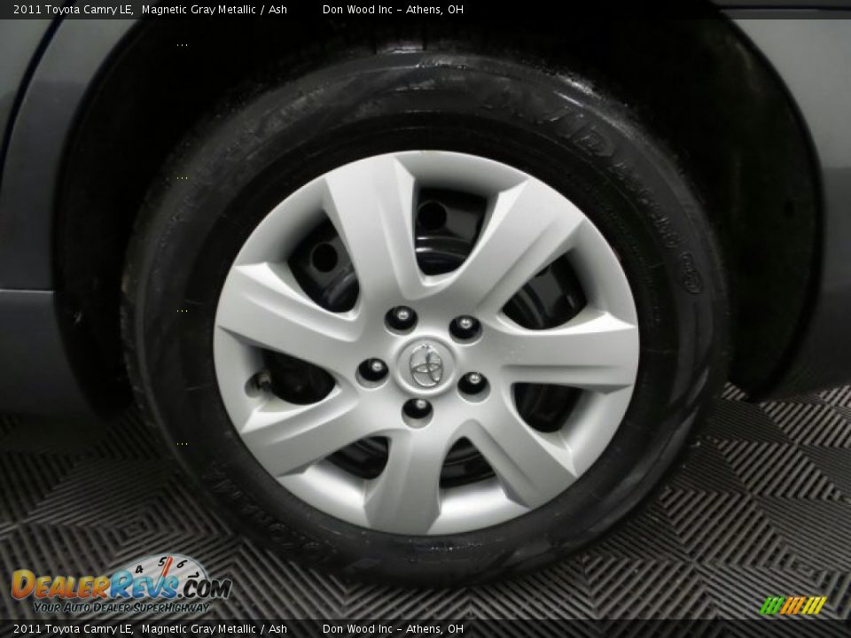 2011 Toyota Camry LE Magnetic Gray Metallic / Ash Photo #10