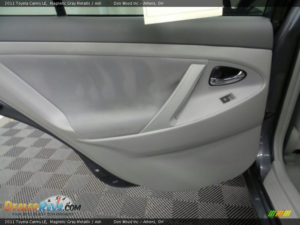 2011 Toyota Camry LE Magnetic Gray Metallic / Ash Photo #11