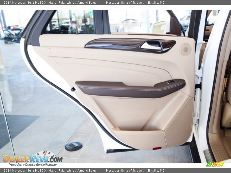 2014 Mercedes-Benz ML 350 4Matic Polar White / Almond Beige Photo #32