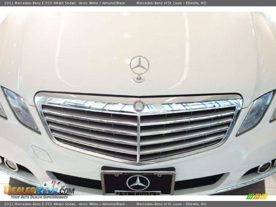 2011 Mercedes-Benz E 350 4Matic Sedan Arctic White / Almond/Black Photo #11