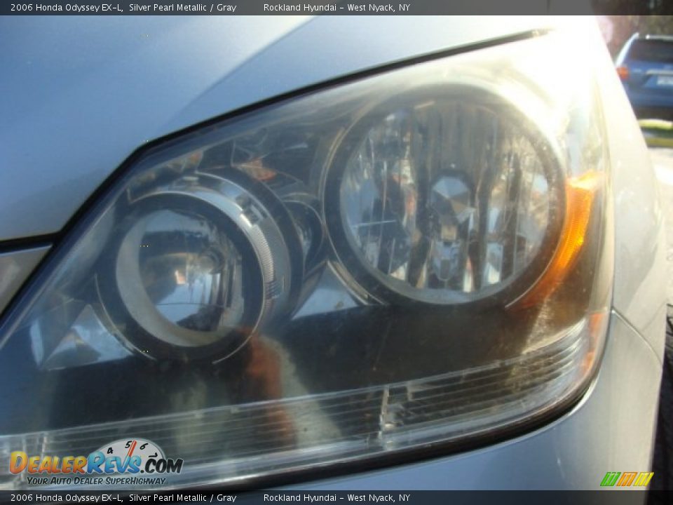 2006 Honda Odyssey EX-L Silver Pearl Metallic / Gray Photo #32