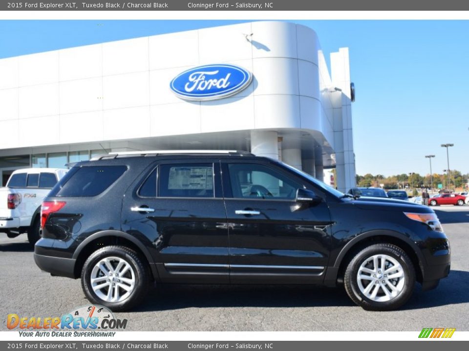 2015 Ford Explorer XLT Tuxedo Black / Charcoal Black Photo #2