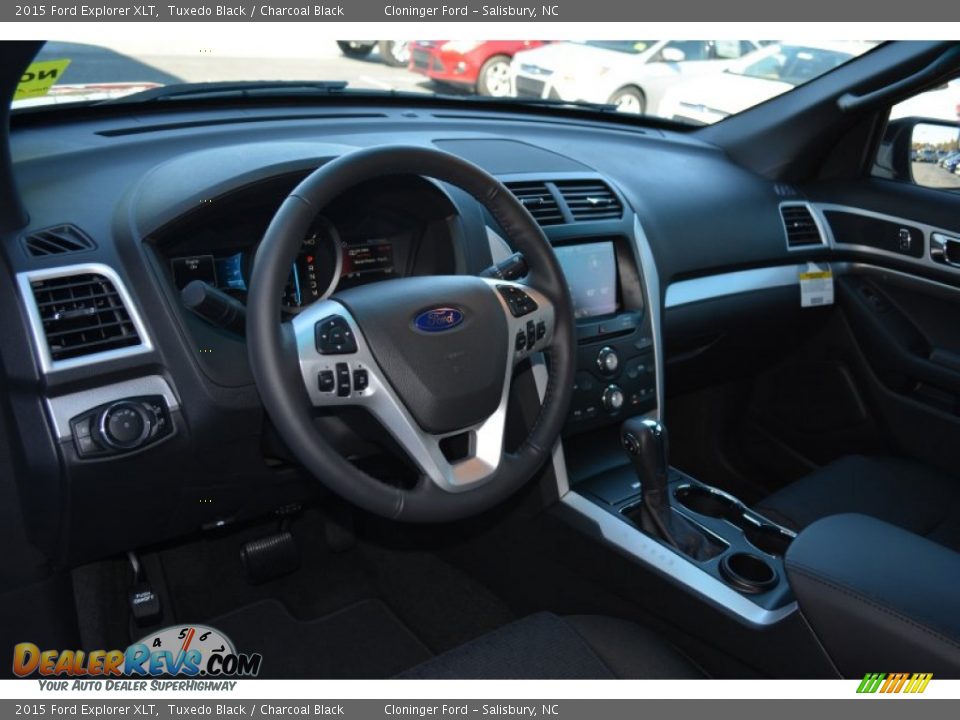 2015 Ford Explorer XLT Tuxedo Black / Charcoal Black Photo #7
