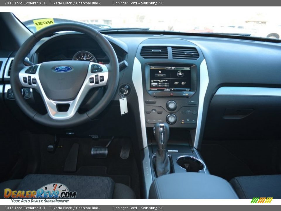 2015 Ford Explorer XLT Tuxedo Black / Charcoal Black Photo #8