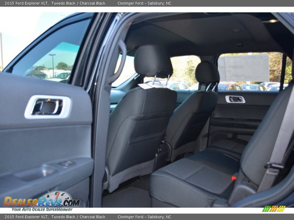 2015 Ford Explorer XLT Tuxedo Black / Charcoal Black Photo #9