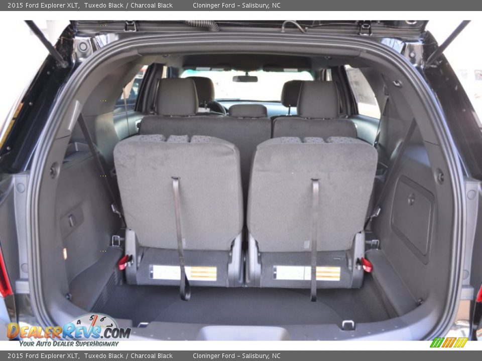 2015 Ford Explorer XLT Tuxedo Black / Charcoal Black Photo #10