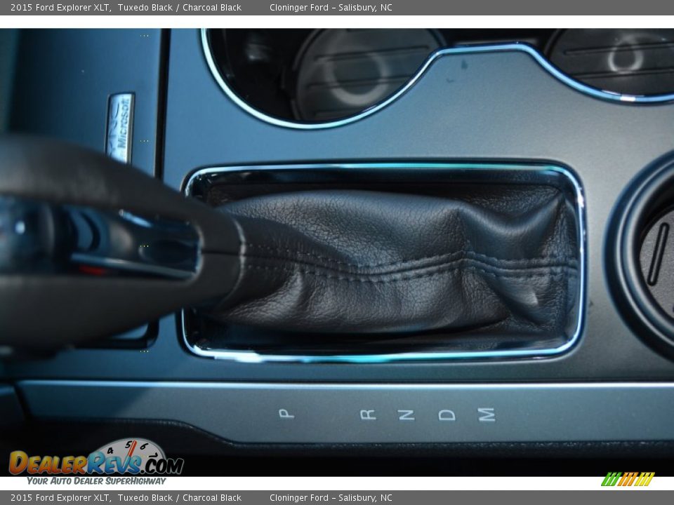 2015 Ford Explorer XLT Tuxedo Black / Charcoal Black Photo #19