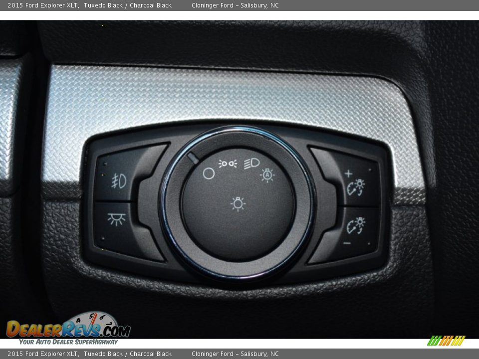 2015 Ford Explorer XLT Tuxedo Black / Charcoal Black Photo #24