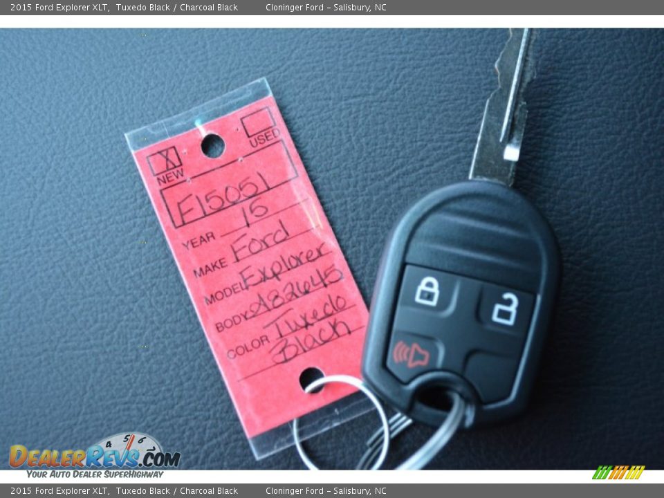 2015 Ford Explorer XLT Tuxedo Black / Charcoal Black Photo #25