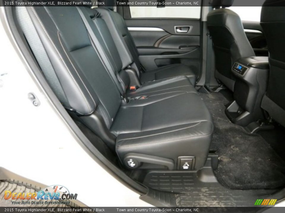 2015 Toyota Highlander XLE Blizzard Pearl White / Black Photo #12