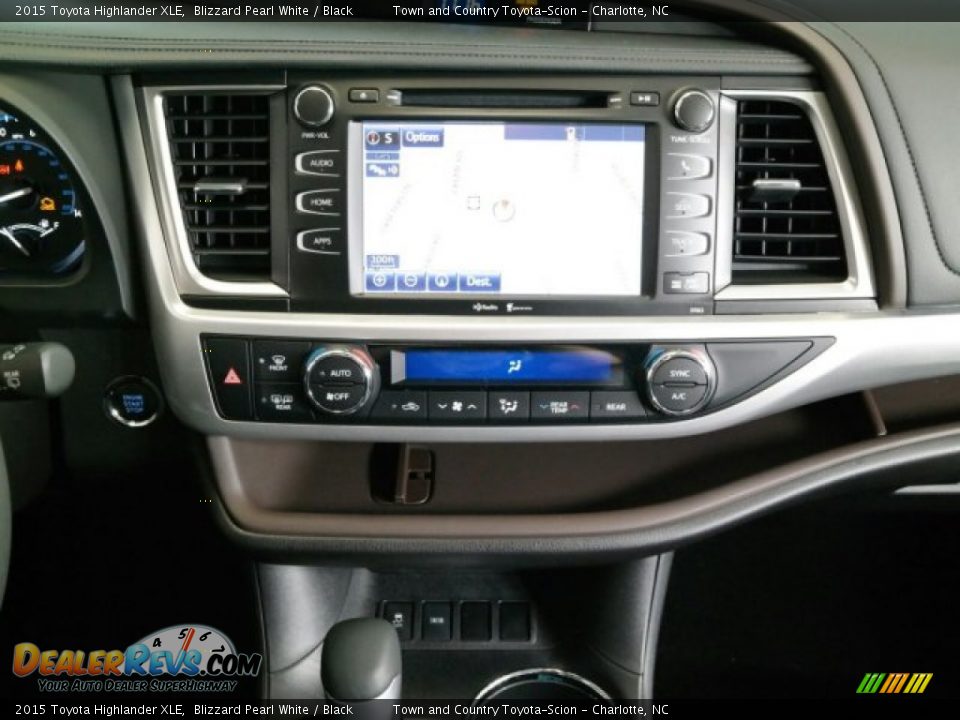2015 Toyota Highlander XLE Blizzard Pearl White / Black Photo #17