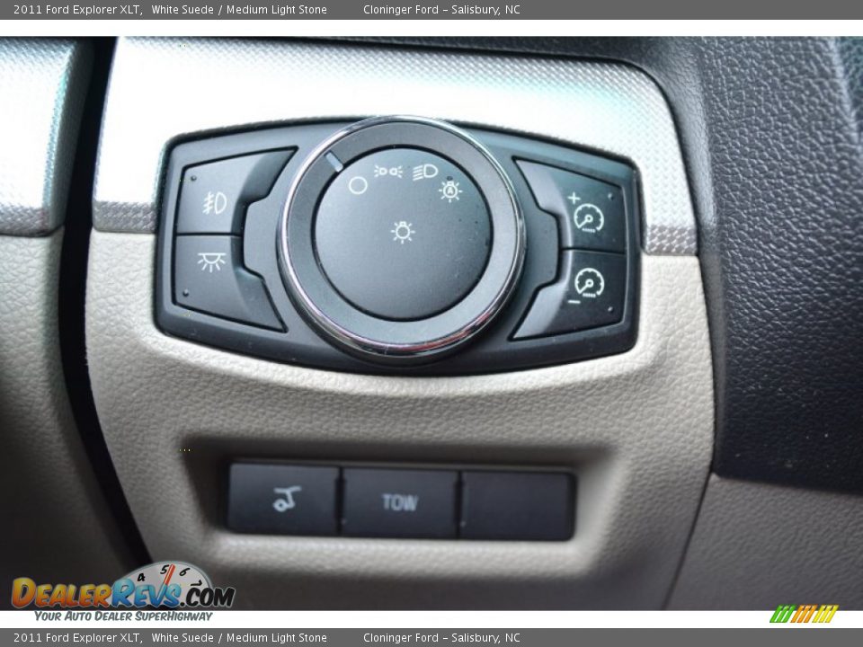 2011 Ford Explorer XLT White Suede / Medium Light Stone Photo #31