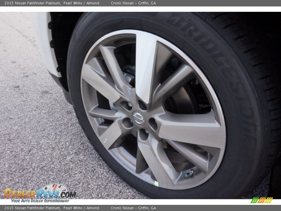 2015 Nissan Pathfinder Platinum Pearl White / Almond Photo #11