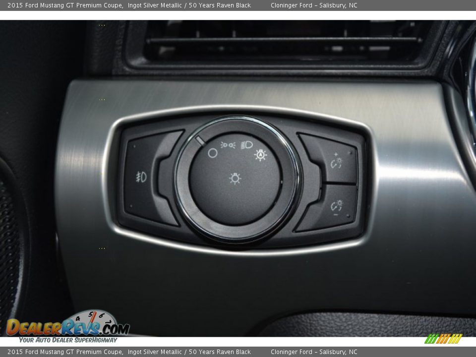 Controls of 2015 Ford Mustang GT Premium Coupe Photo #23