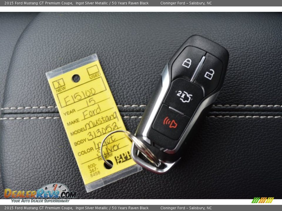 Keys of 2015 Ford Mustang GT Premium Coupe Photo #25