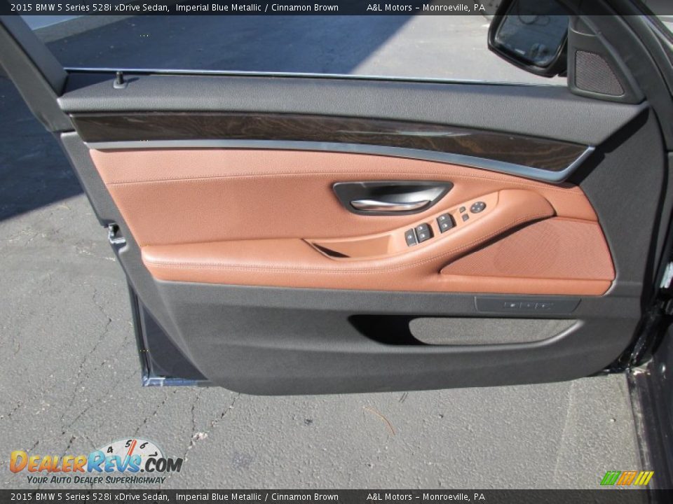 Door Panel of 2015 BMW 5 Series 528i xDrive Sedan Photo #11