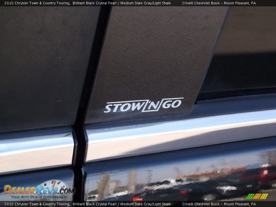 2010 Chrysler Town & Country Touring Brilliant Black Crystal Pearl / Medium Slate Gray/Light Shale Photo #4