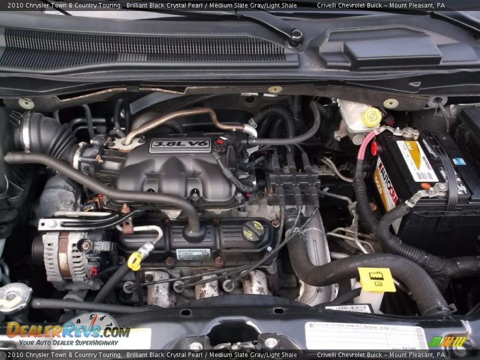 2010 Chrysler Town & Country Touring Brilliant Black Crystal Pearl / Medium Slate Gray/Light Shale Photo #12