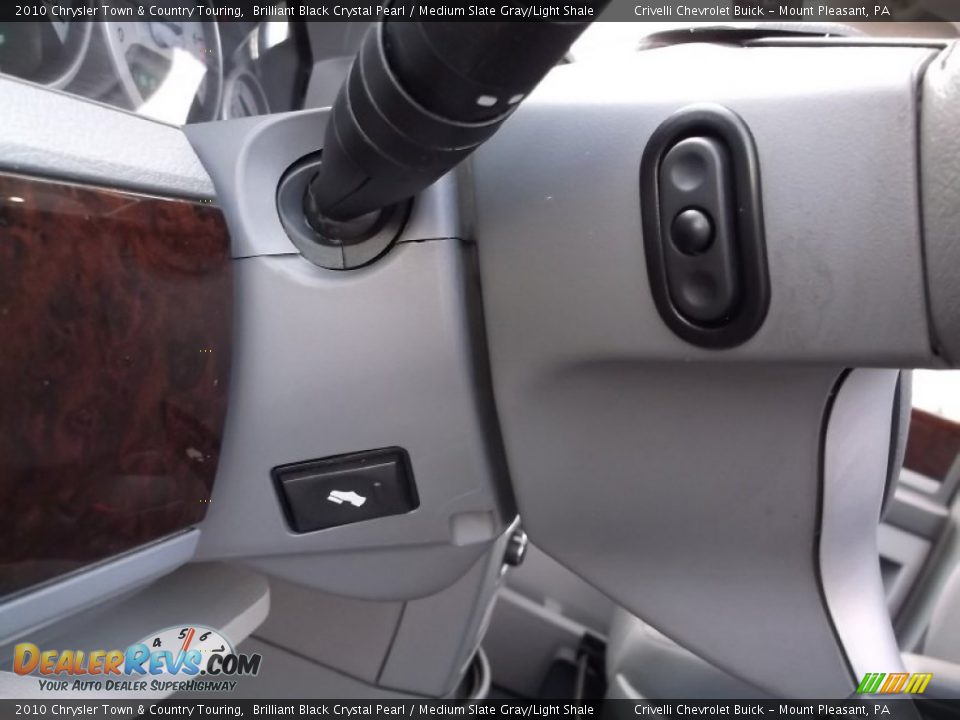 2010 Chrysler Town & Country Touring Brilliant Black Crystal Pearl / Medium Slate Gray/Light Shale Photo #14