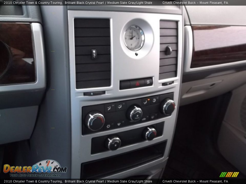 2010 Chrysler Town & Country Touring Brilliant Black Crystal Pearl / Medium Slate Gray/Light Shale Photo #20