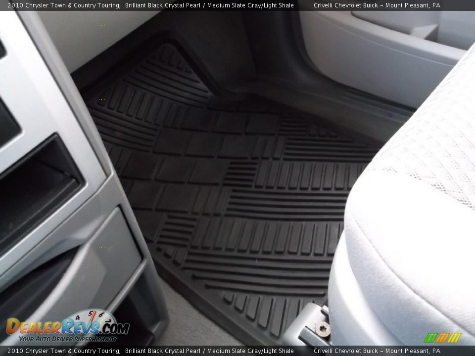 2010 Chrysler Town & Country Touring Brilliant Black Crystal Pearl / Medium Slate Gray/Light Shale Photo #22