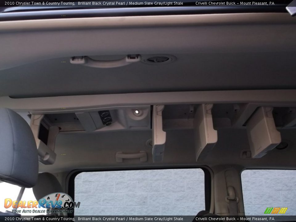 2010 Chrysler Town & Country Touring Brilliant Black Crystal Pearl / Medium Slate Gray/Light Shale Photo #27