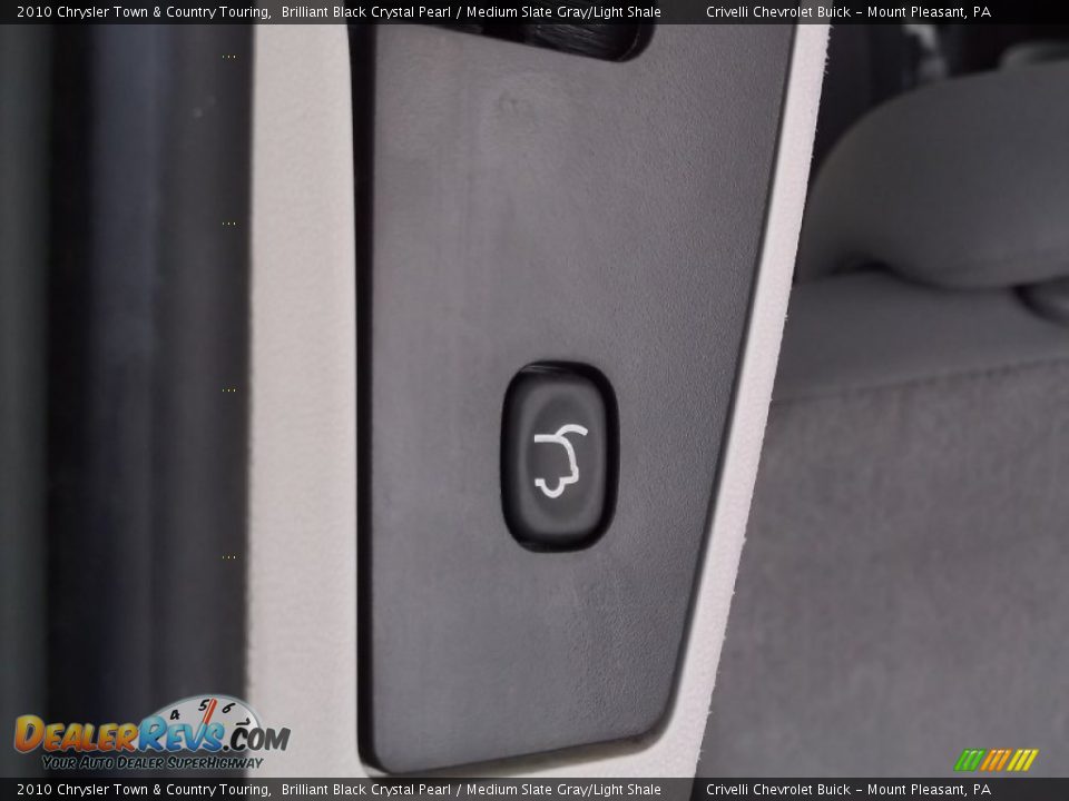 2010 Chrysler Town & Country Touring Brilliant Black Crystal Pearl / Medium Slate Gray/Light Shale Photo #30