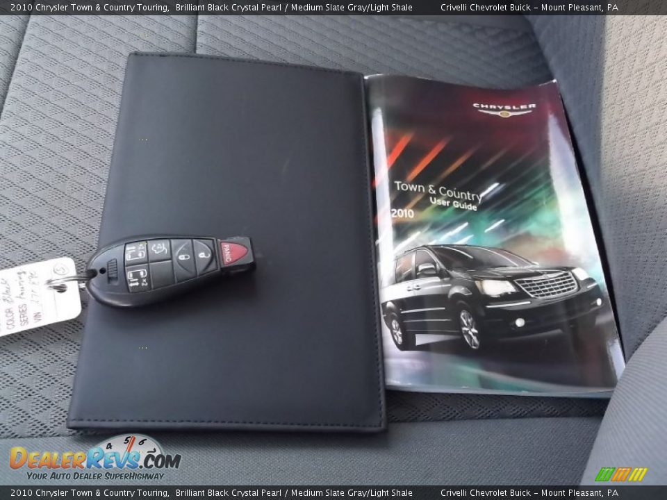 2010 Chrysler Town & Country Touring Brilliant Black Crystal Pearl / Medium Slate Gray/Light Shale Photo #32