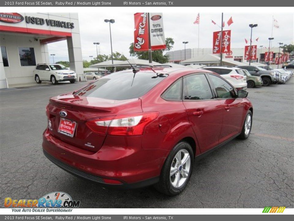 2013 Ford Focus SE Sedan Ruby Red / Medium Light Stone Photo #7