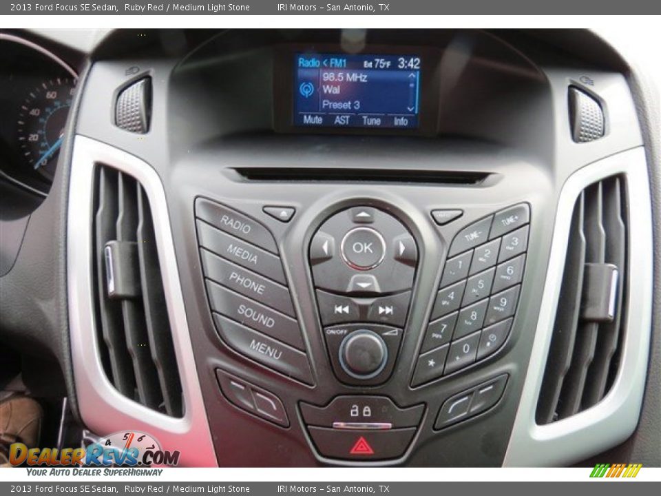 2013 Ford Focus SE Sedan Ruby Red / Medium Light Stone Photo #15