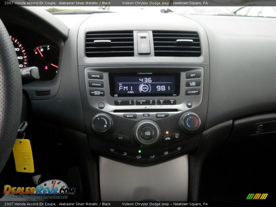 2007 Honda Accord EX Coupe Alabaster Silver Metallic / Black Photo #22
