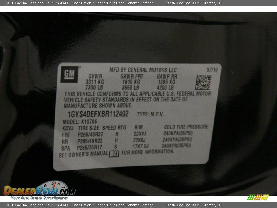 2011 Cadillac Escalade Platinum AWD Black Raven / Cocoa/Light Linen Tehama Leather Photo #35