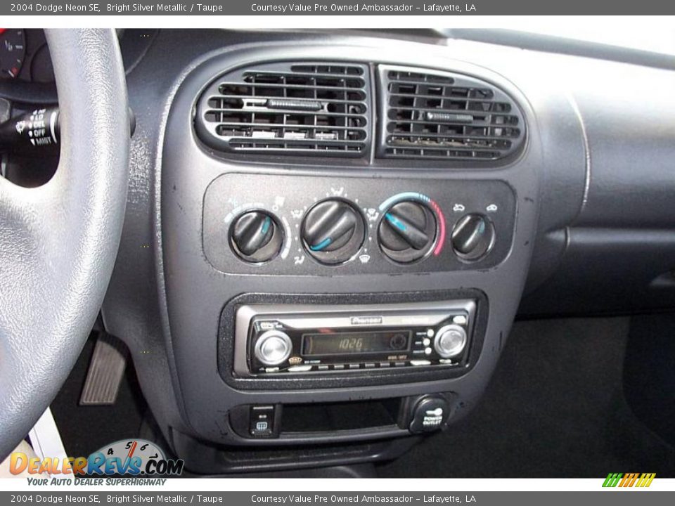 2004 Dodge Neon SE Bright Silver Metallic / Taupe Photo #13