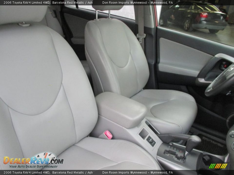2006 Toyota RAV4 Limited 4WD Barcelona Red Metallic / Ash Photo #13