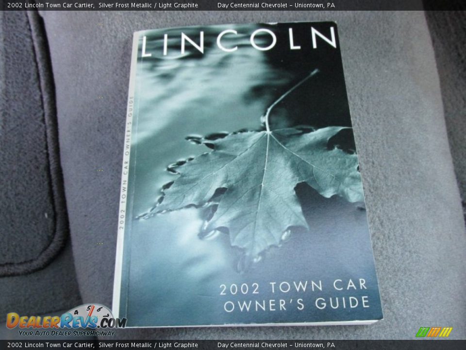 2002 Lincoln Town Car Cartier Silver Frost Metallic / Light Graphite Photo #33
