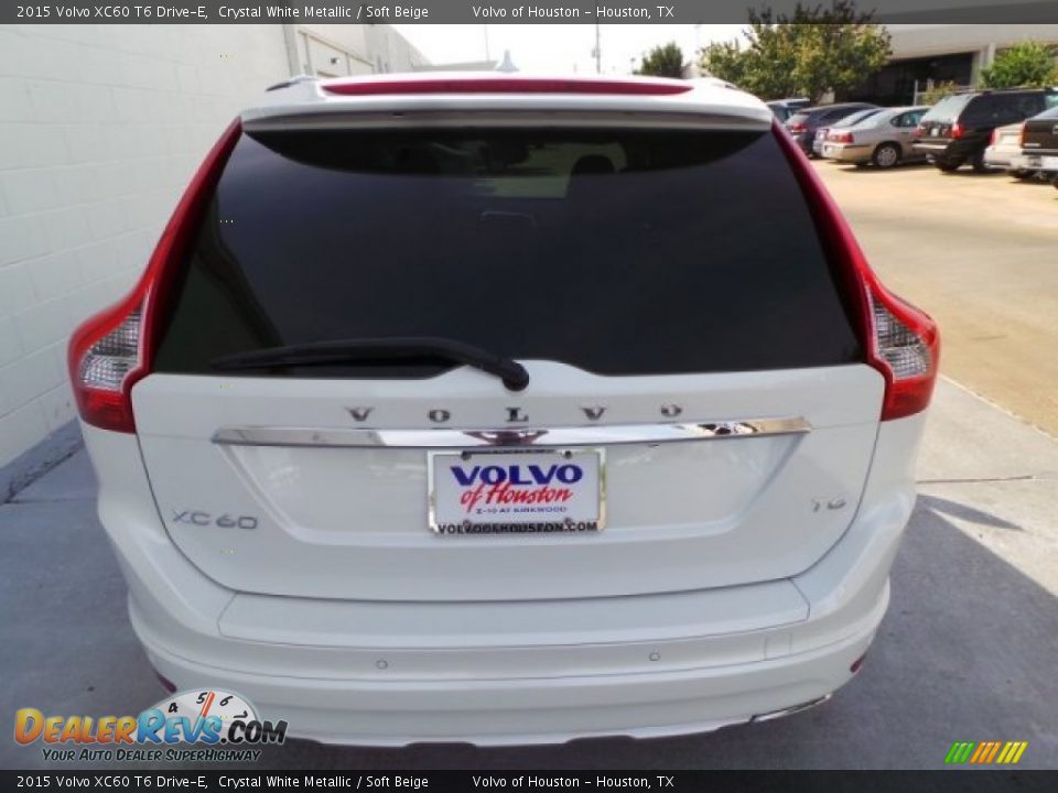 2015 Volvo XC60 T6 Drive-E Crystal White Metallic / Soft Beige Photo #5