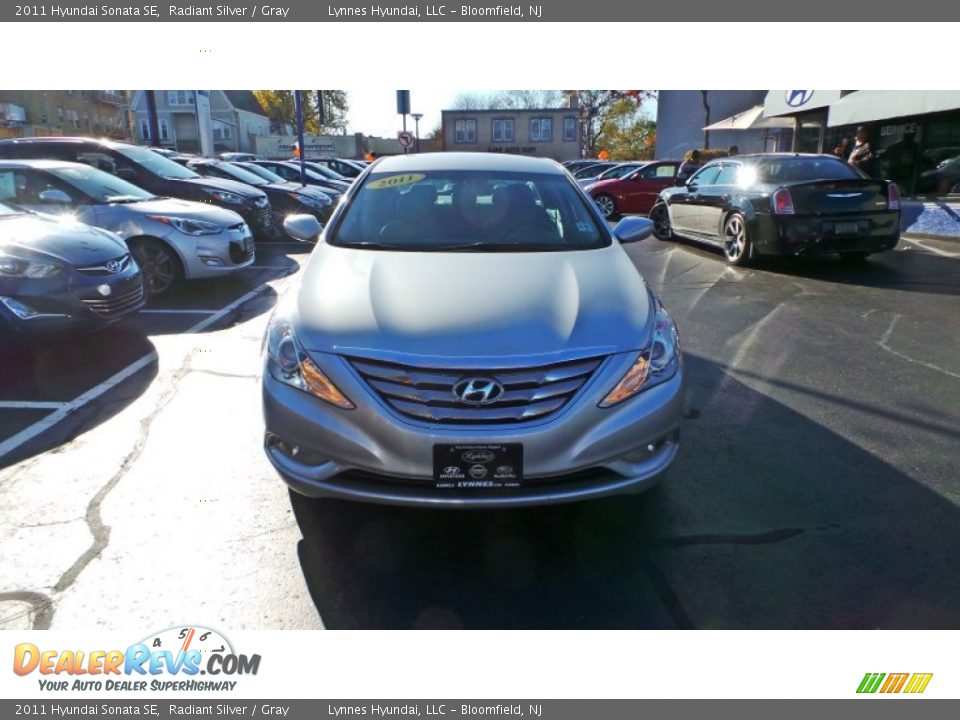 2011 Hyundai Sonata SE Radiant Silver / Gray Photo #2
