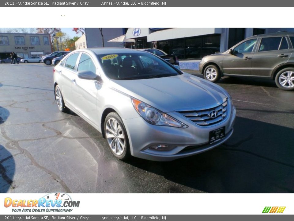 2011 Hyundai Sonata SE Radiant Silver / Gray Photo #3