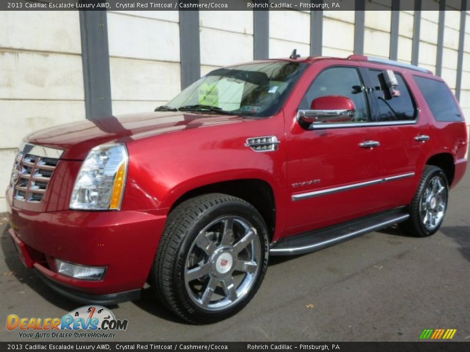 Front 3/4 View of 2013 Cadillac Escalade Luxury AWD Photo #1