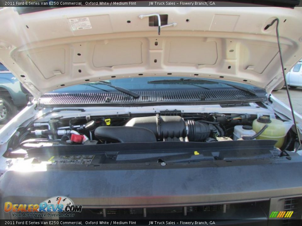 2011 Ford E Series Van E250 Commercial Oxford White / Medium Flint Photo #20