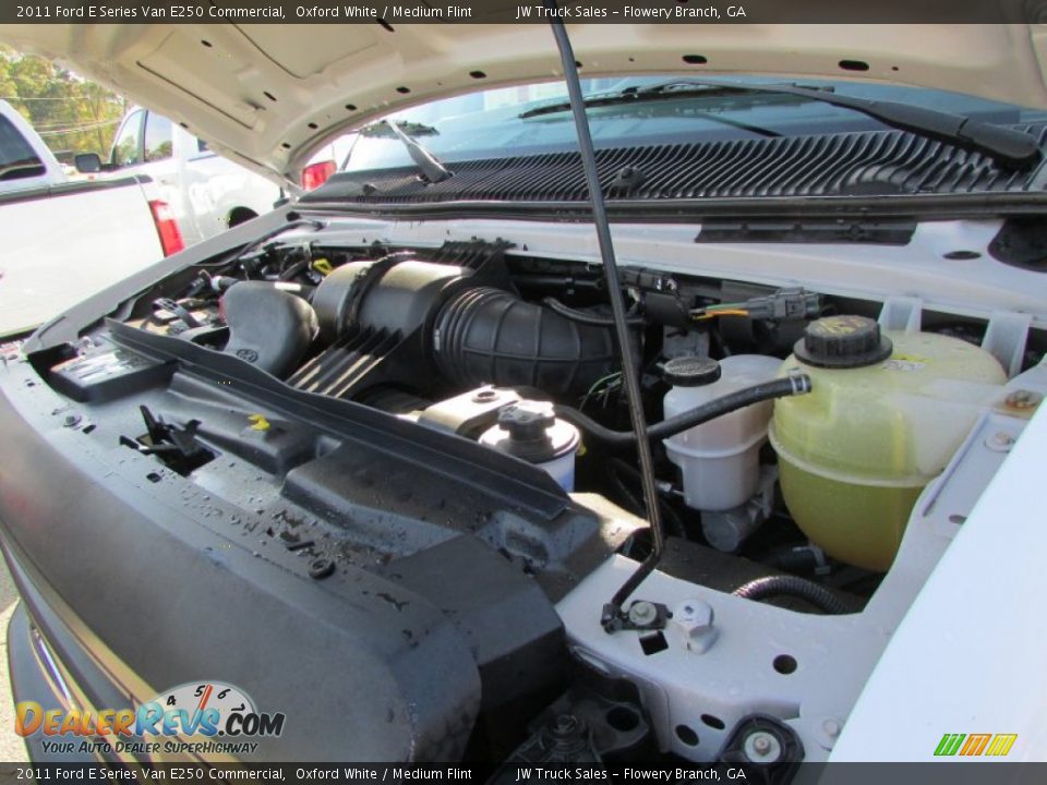 2011 Ford E Series Van E250 Commercial Oxford White / Medium Flint Photo #22