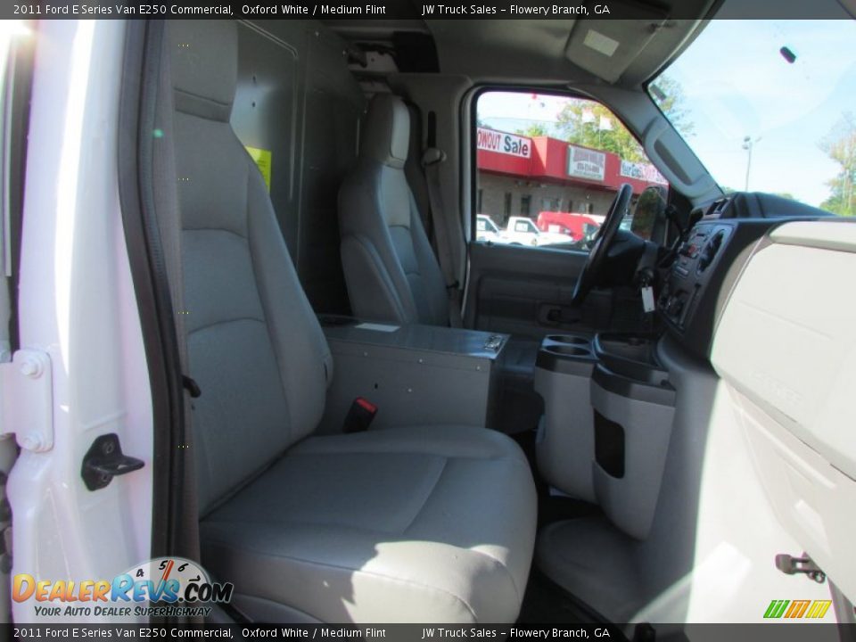 2011 Ford E Series Van E250 Commercial Oxford White / Medium Flint Photo #24