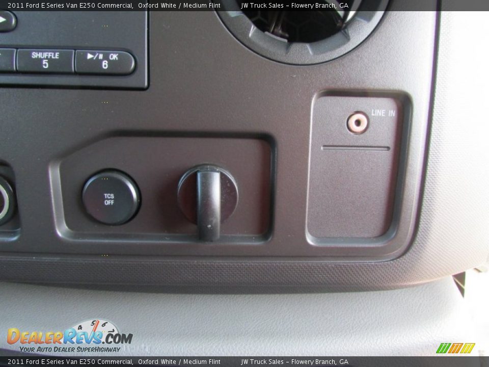 2011 Ford E Series Van E250 Commercial Oxford White / Medium Flint Photo #31