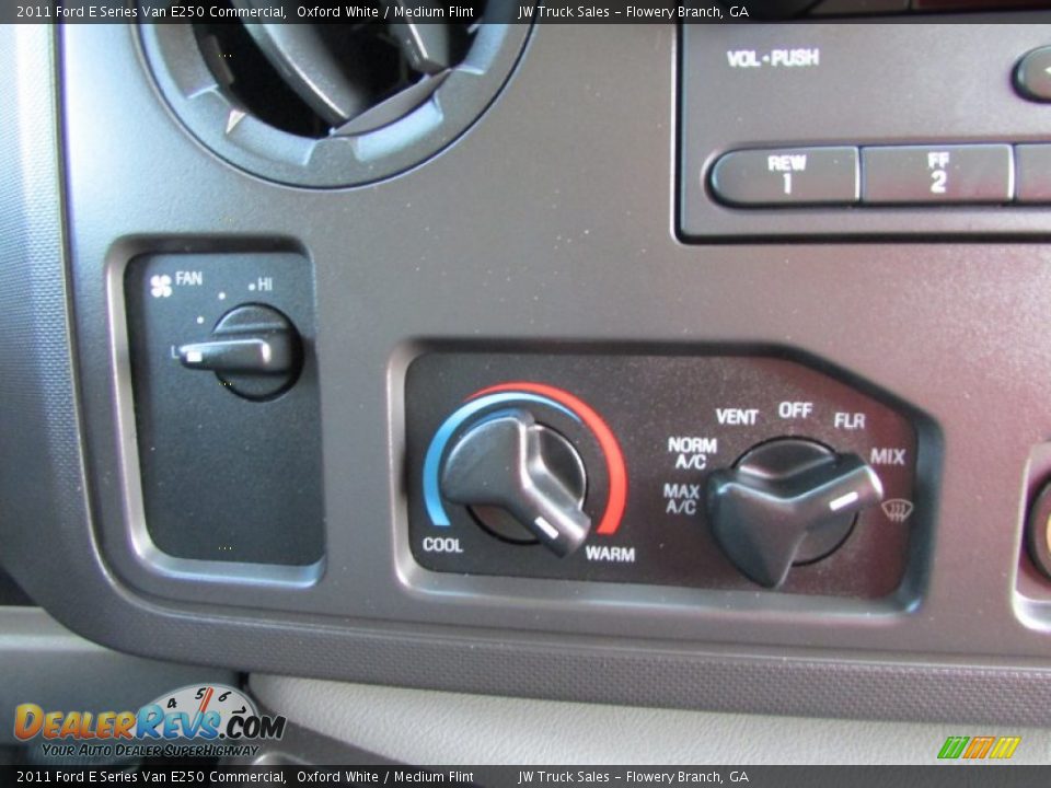2011 Ford E Series Van E250 Commercial Oxford White / Medium Flint Photo #32