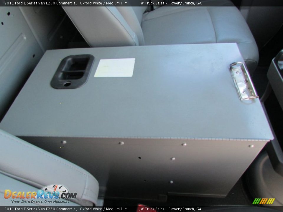 2011 Ford E Series Van E250 Commercial Oxford White / Medium Flint Photo #34