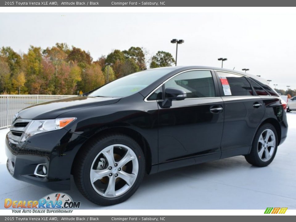 Front 3/4 View of 2015 Toyota Venza XLE AWD Photo #3