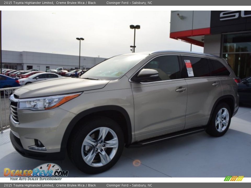 Front 3/4 View of 2015 Toyota Highlander Limited Photo #3