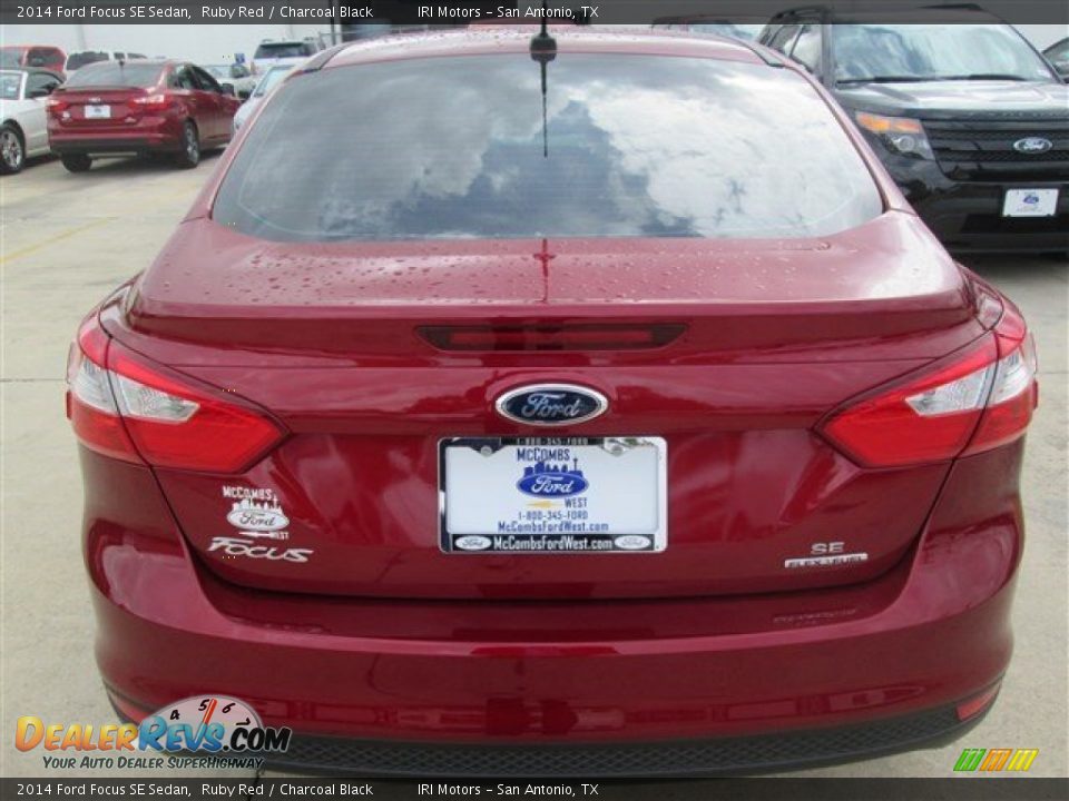 2014 Ford Focus SE Sedan Ruby Red / Charcoal Black Photo #10
