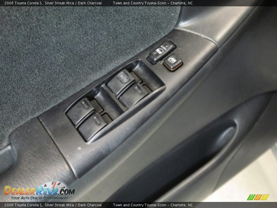 2006 Toyota Corolla S Silver Streak Mica / Dark Charcoal Photo #19