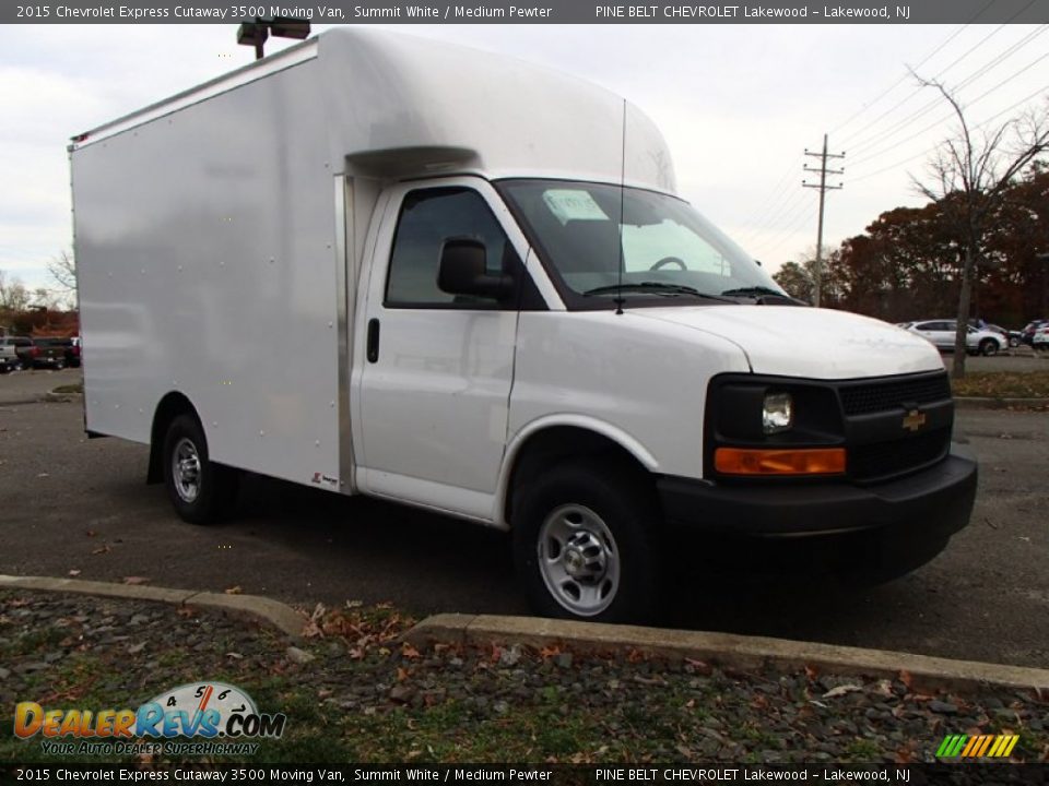 Front 3/4 View of 2015 Chevrolet Express Cutaway 3500 Moving Van Photo #3